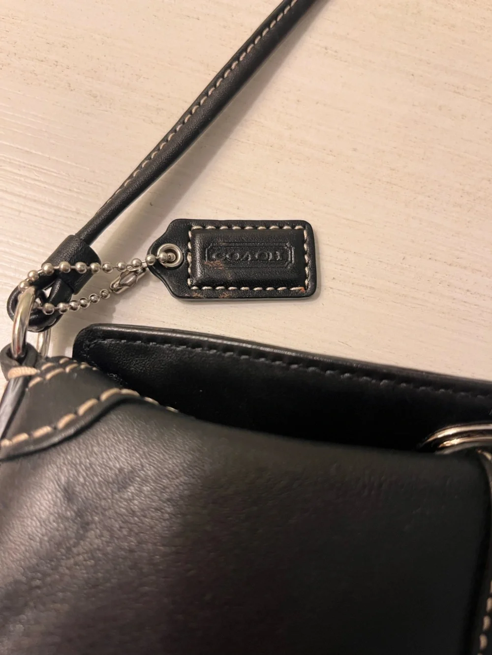 Coach Black Leather Turnlock Wristlet Y2K